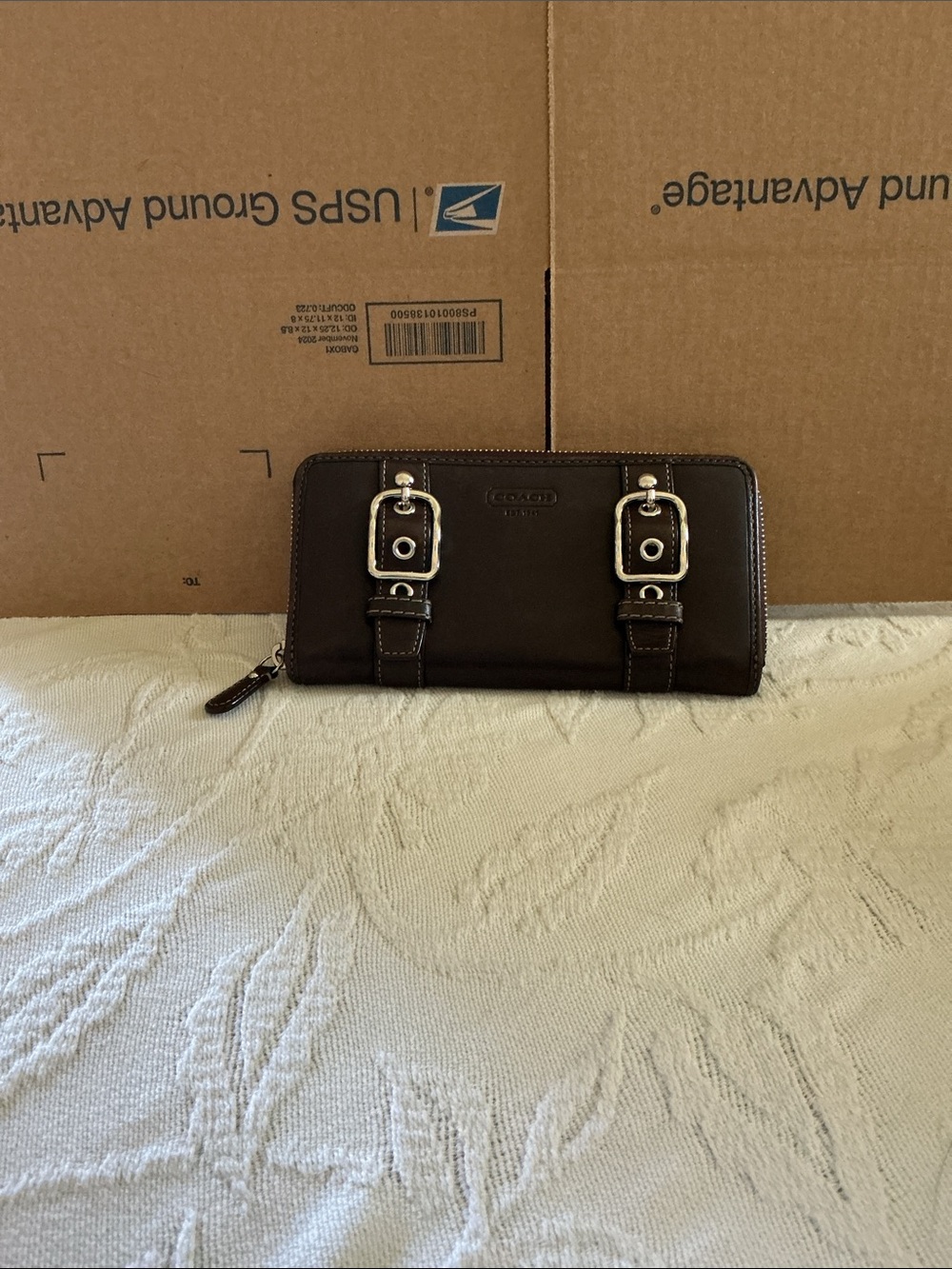 Coach shoulder bag with matching wallet, dark brown and dust bag. - Picture 7 of 12